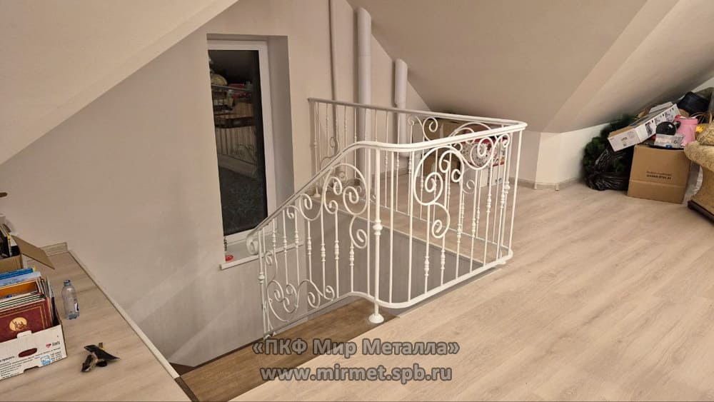 Перила на деревянную лестницу