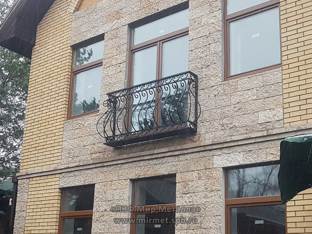Кованый французский балкон
